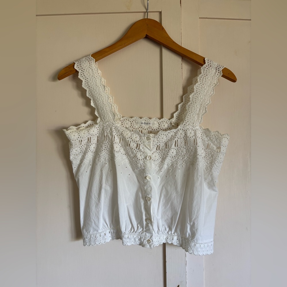 Doen White Embroidered Top